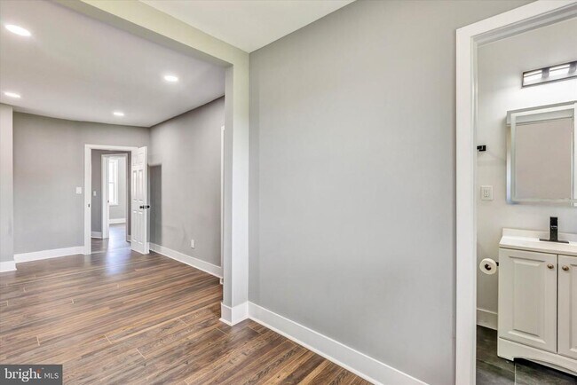 Building Photo - 3015 Spaulding Ave