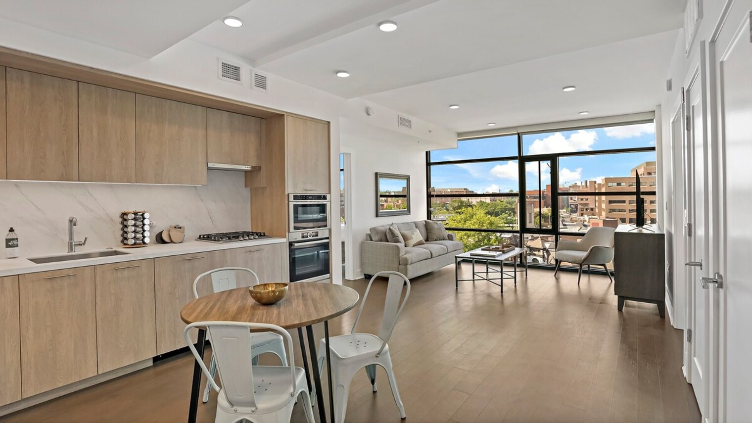 Building Photo - 1947 Vermont Ave NW