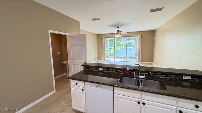 Building Photo - 8431 Village Edge Cir