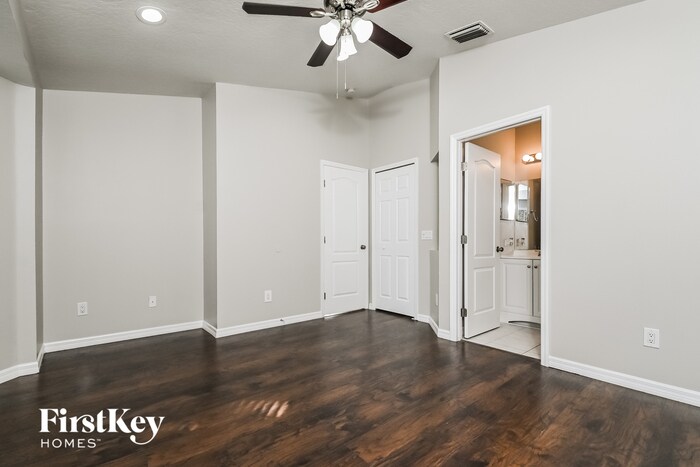 Building Photo - 8457 Quarter Horse Dr