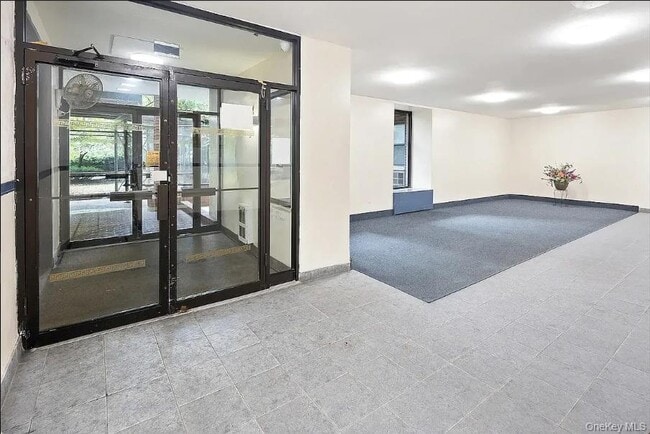 Building Photo - 1199 E 53rd St