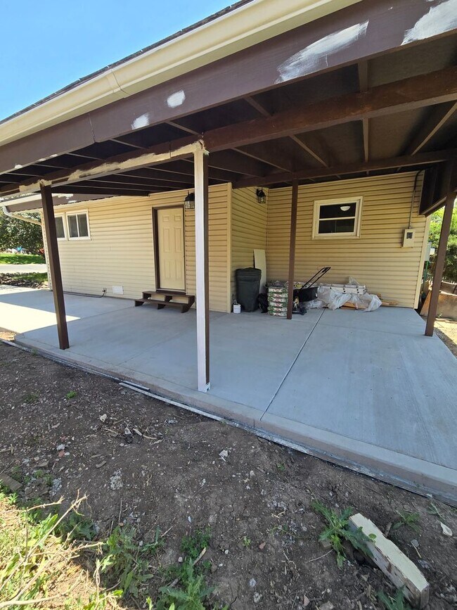 Building Photo - Move in Ready Ranch home in Westminster