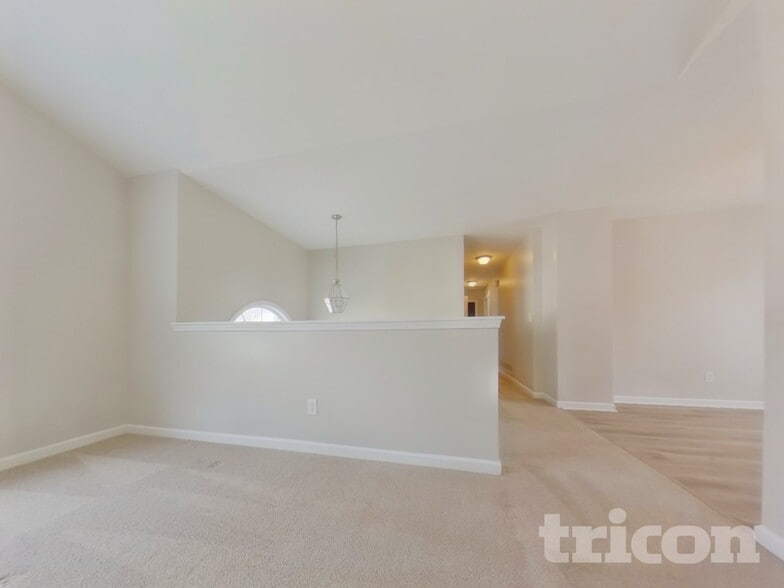 Building Photo - 162 Whetstone Way