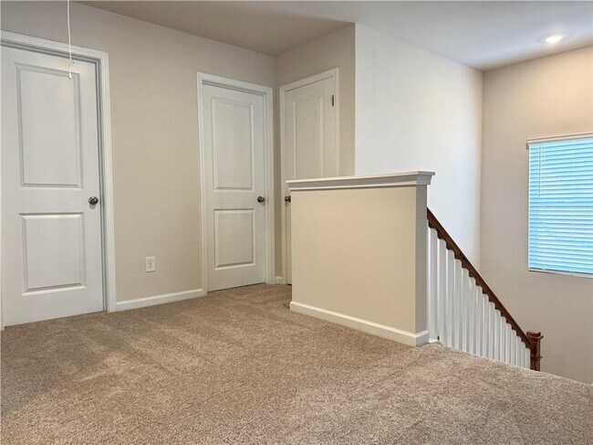 Building Photo - 273 Bloomfield Cir