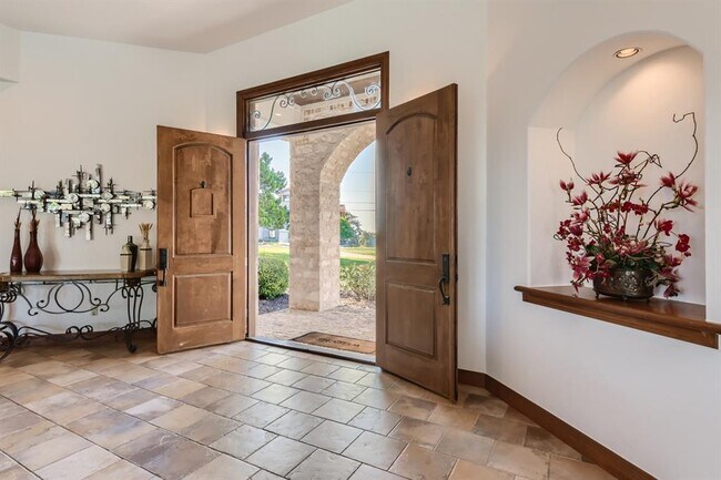 Building Photo - 3900 Peak Lookout Dr