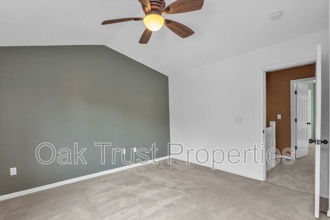 Building Photo - 303 Yellow Hawthorn Cir