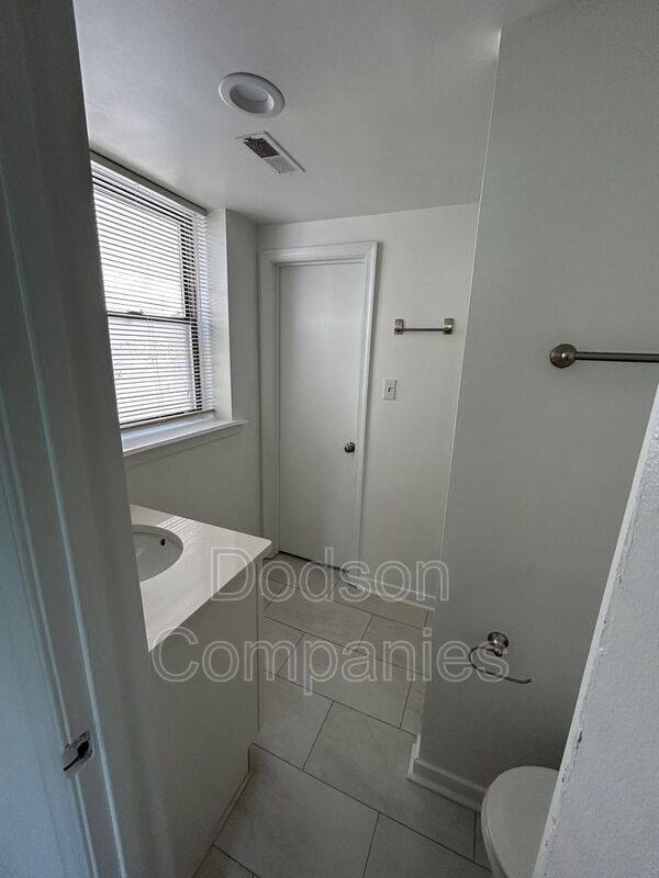 Building Photo - 21 N Stafford Ave