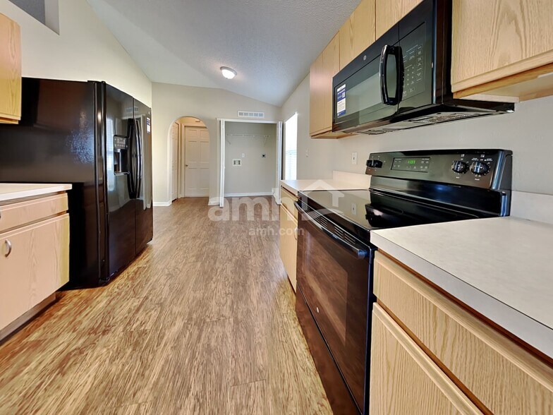 Building Photo - 2993 Stonegate Ln