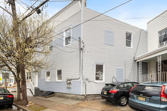 Building Photo - 1016 Paterson Plank Rd