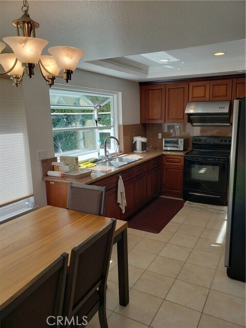 Building Photo - 2015 Clear River Ln
