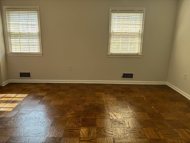 Building Photo - 1037 N Pitt St