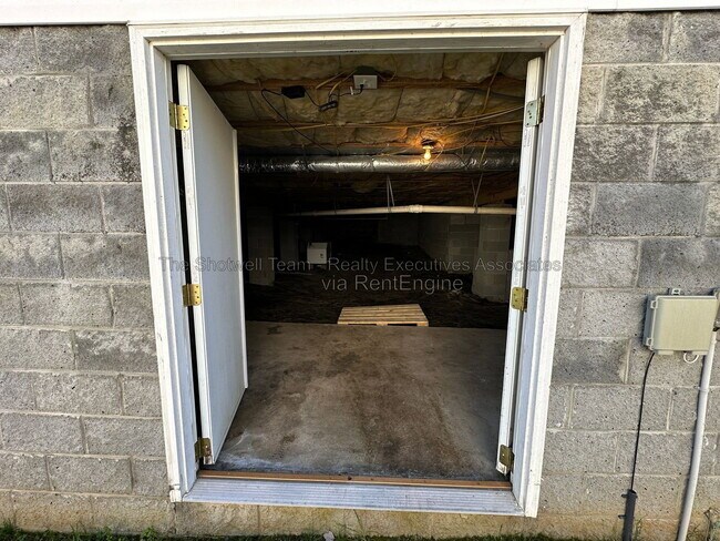 Building Photo - 4130 Oakstone Ln