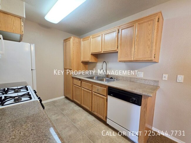 Building Photo - 2 BED, 2 BATH CONDO WITH OPEN FLOOR PLAN*