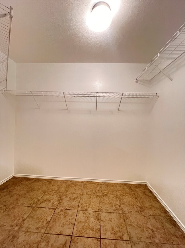 Building Photo - 4714 Garden Meadow Dr