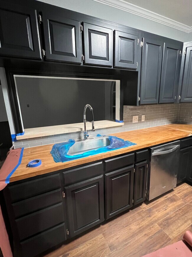 Building Photo - 539 Woodcreek Dr