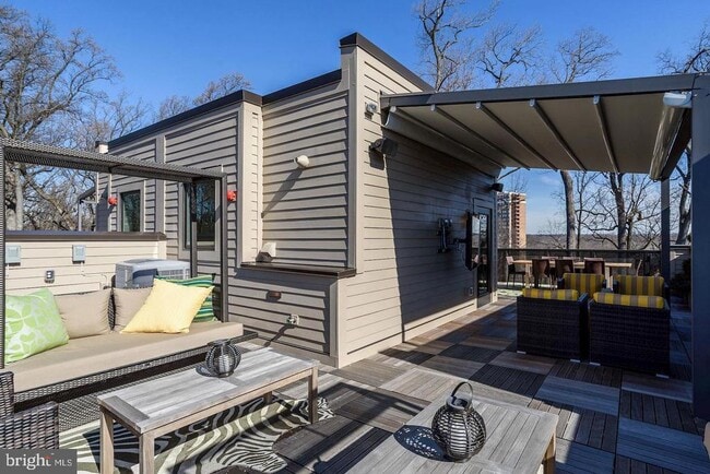 Building Photo - 5318 Merriam St