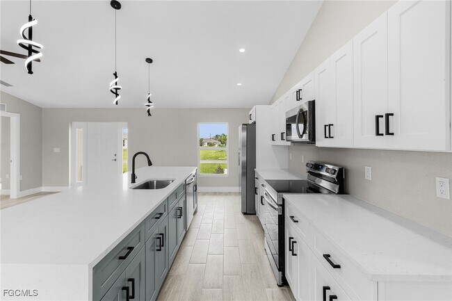 Building Photo - 3509 NE 21st Ave