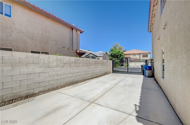 Building Photo - 1123 Aspen Breeze Ave