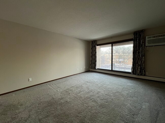 Building Photo - 1903 Silver Bell Rd