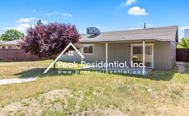 Building Photo - Updated 4bd/2ba North Sacramento Home with 2 Car Garage