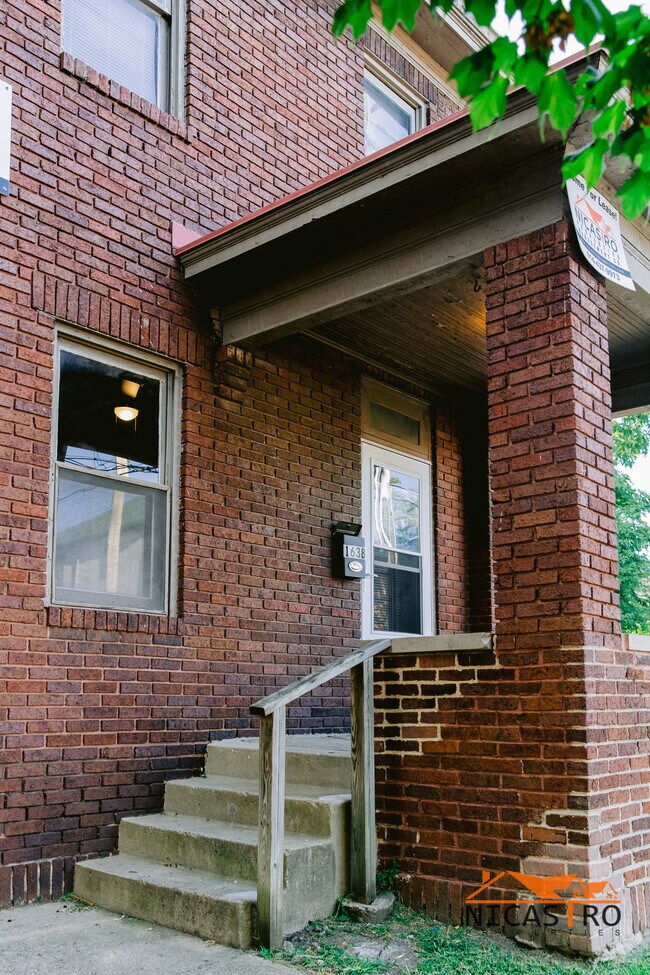 Building Photo - 1640 Indianola Ave
