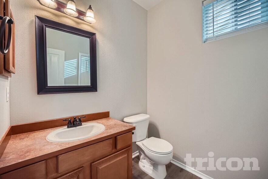 Building Photo - 2514 Chateau Dr