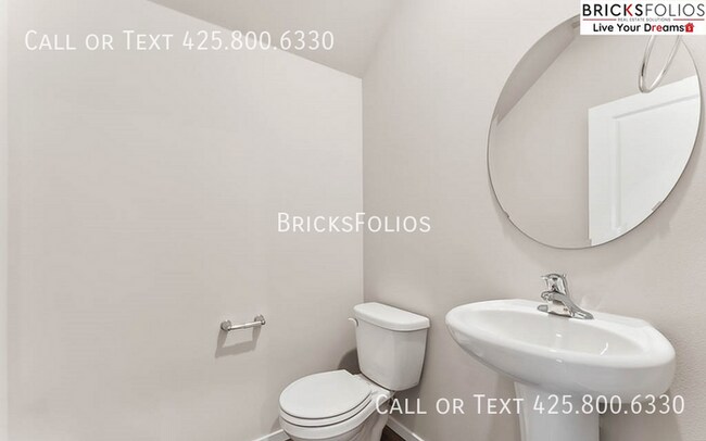 Building Photo - Soothing Retreat in Stunning Bremerton