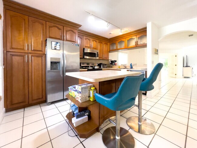 Building Photo - 931 Opal Terrace