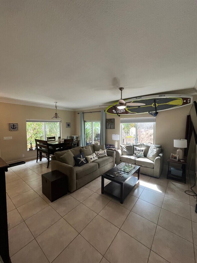 Building Photo - 1948 NE 2nd St