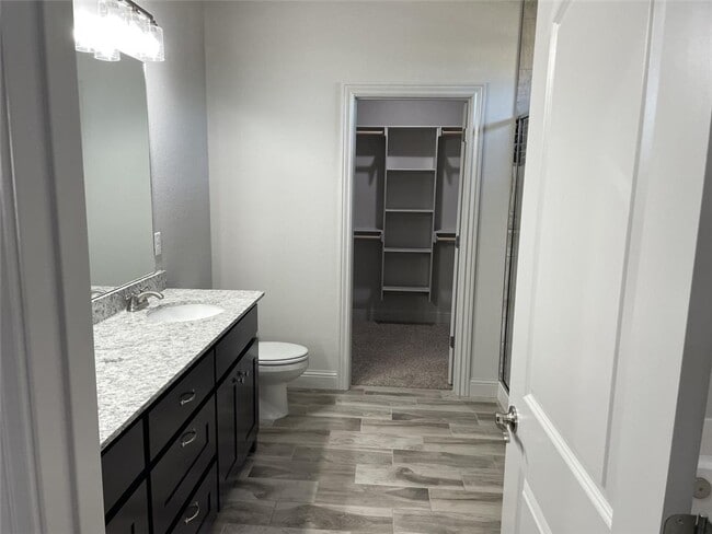 Building Photo - 204 Vicks Cir
