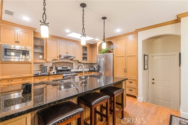 Building Photo - 5823 Vesper Ave