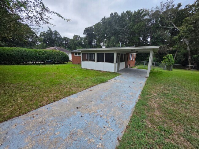 Building Photo - 2412 Bass Ave