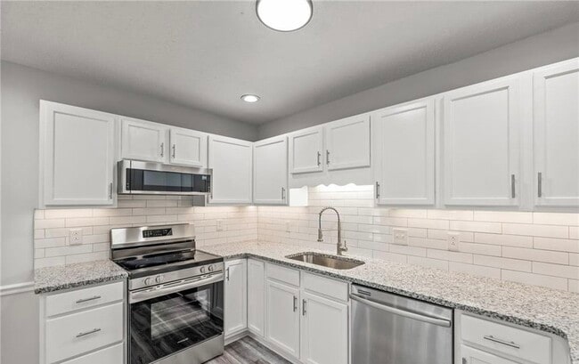 Building Photo - 3775 Wavebrook Ct