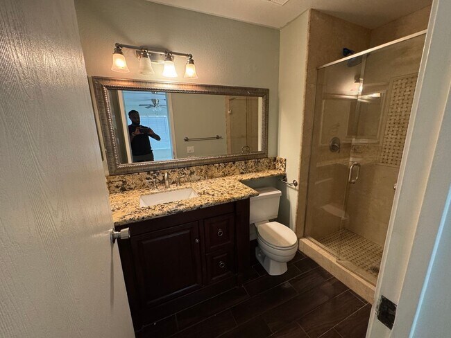 Building Photo - Beautiful Condo by the Lake