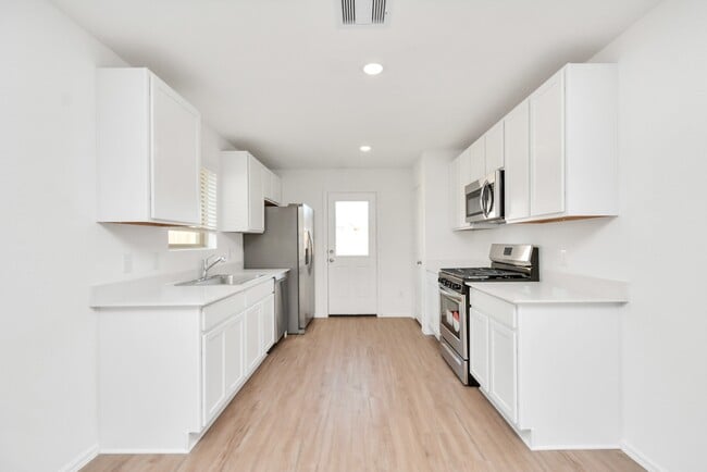 Building Photo - 26726 Paloma Blanca Dr