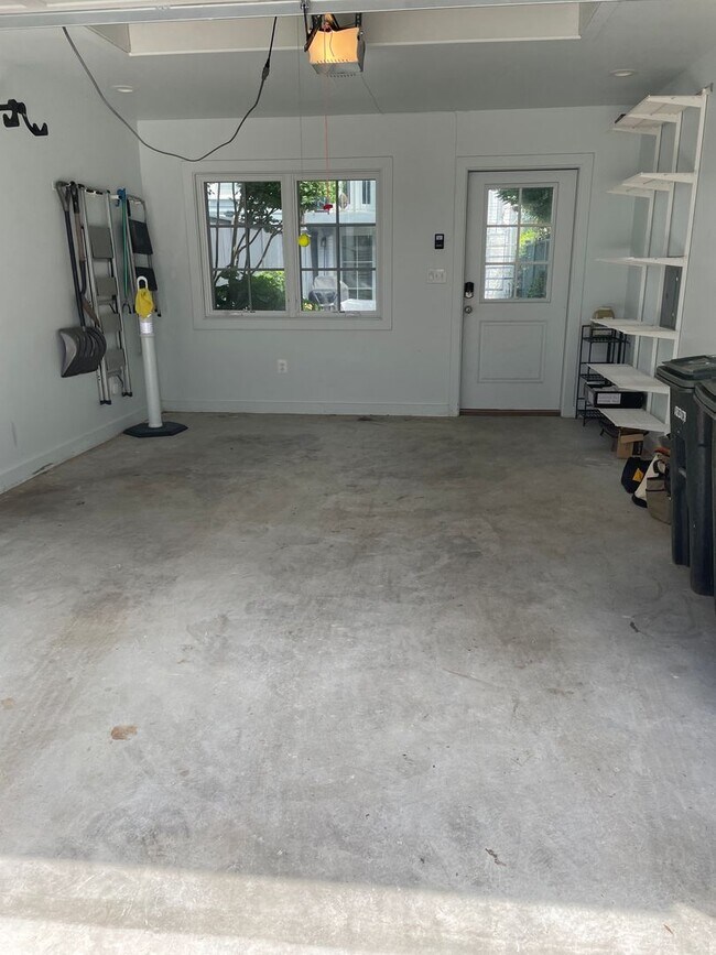 Building Photo - Georgetown Splendor with Garage Parking