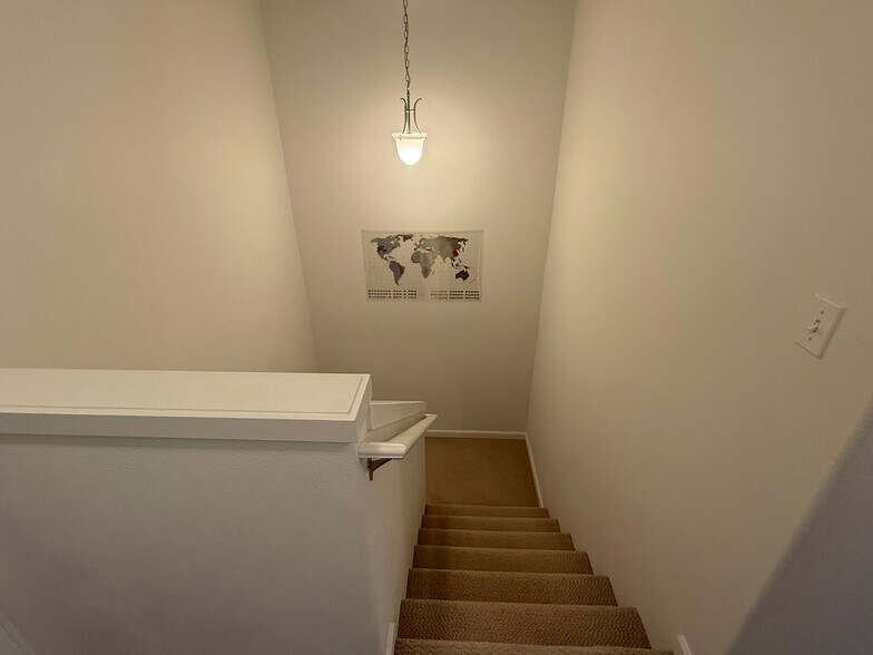 Building Photo - 10743 SW Canterbury Ln