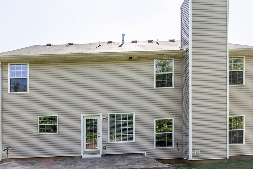 Building Photo - 86 St Charles Pl