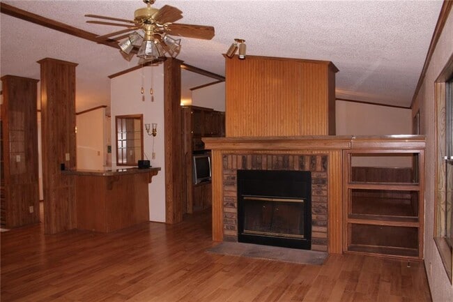 Building Photo - 391 Kc Dr