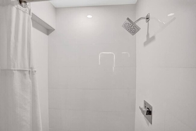 Building Photo - 3020 Seville St