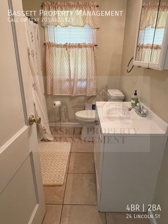 Building Photo - 24 Lincoln St