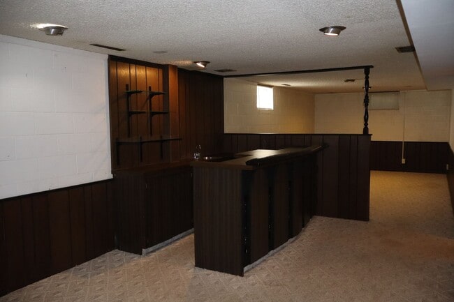 Building Photo - Spacious 3 Bedroom Home with Finished Base...