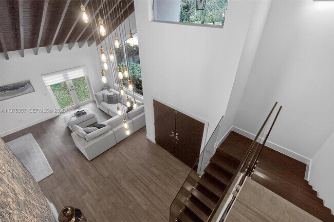 Building Photo - 3231 Salzedo St