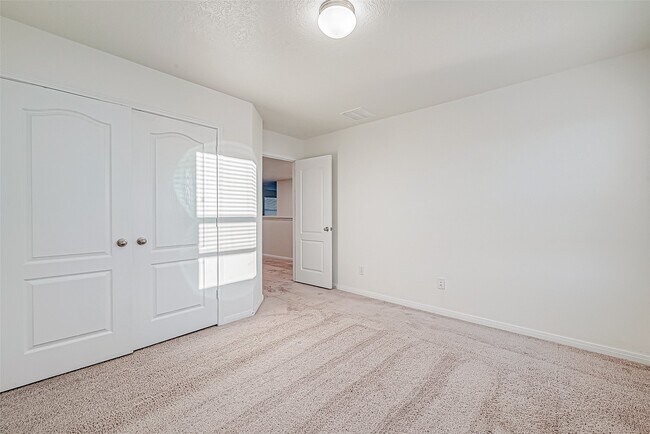 Building Photo - 7106 Escondido Dr