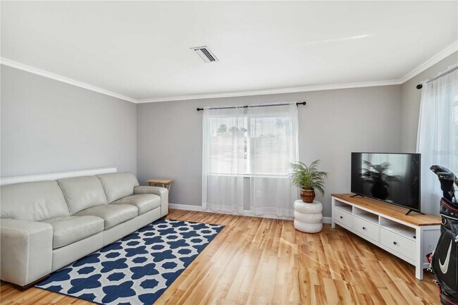 Building Photo - 5020 Live Oak Cir