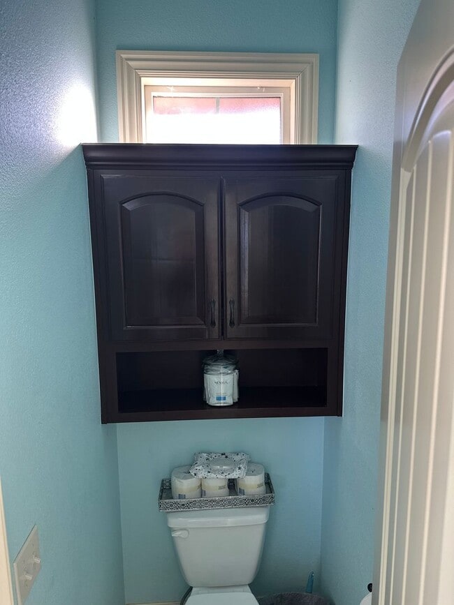 Building Photo - Available March 1st!  Modern 5-Bedroom 4-Bathroom Home in SW Bentonville