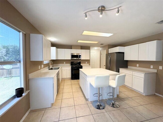 Building Photo - 1101 Wood Creek Dr