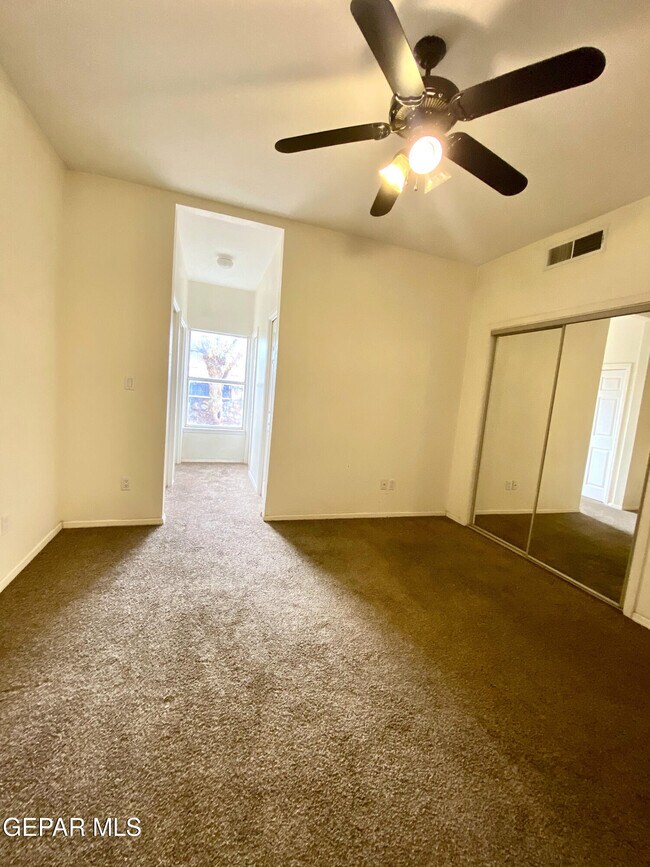 Building Photo - 2215 King James Pl