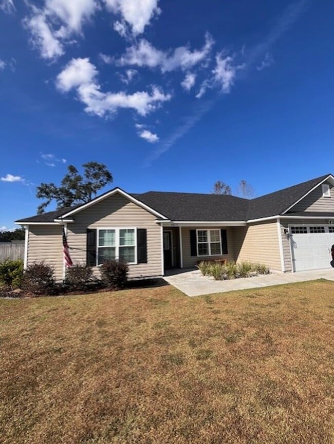 Building Photo - South Lowndes Charmer