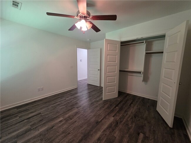 Building Photo - 320 Westbrook Ct